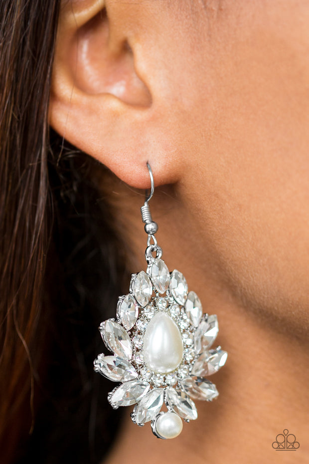 Paparazzi Trophy Trove White Earring - Glitzygals5dollarbling Paparazzi Boutique 