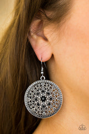 Catch A Chill - Black Earrings - Glitzygals5dollarbling Paparazzi Boutique 