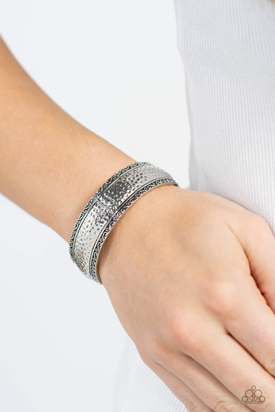 Textile Tenor - Silver ~ Paparazzi Bracelet - Glitzygals5dollarbling Paparazzi Boutique 