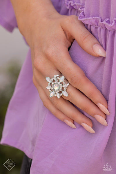 A Summer Spell - Green ~ Paparazzi Ring July 2023 Fashion Fix - Glitzygals5dollarbling Paparazzi Boutique 