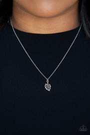 Paparazzi Palm Tree Retreat Silver Necklace - Glitzygals5dollarbling Paparazzi Boutique 
