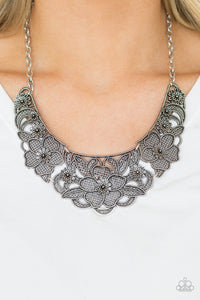 Paparazzi Petunia Paradise Silver Necklace - Glitzygals5dollarbling Paparazzi Boutique 