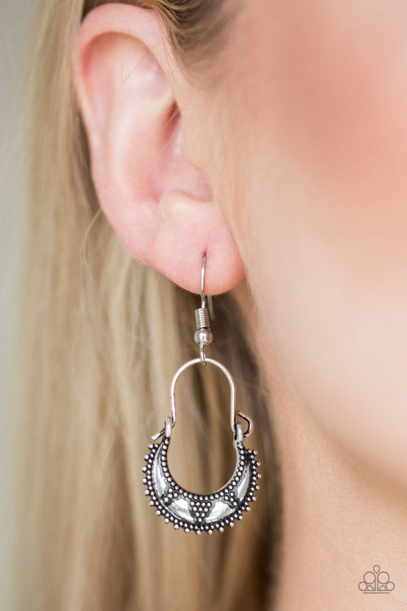 Paparazzi Industrially Indigenous - Silver Earrings - Glitzygals5dollarbling Paparazzi Boutique 