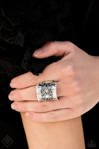 Paparazzi Ring Fashion Fix Dec 2020 ~ Me, Myself, and IVY - Silver - Glitzygals5dollarbling Paparazzi Boutique 