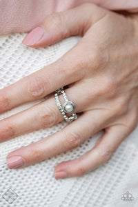 GLOW ME AWAY - WHITE - PEARL RING - PAPARAZZI ACCESSORIES Fashion Fix Exclusive - Glitzygals5dollarbling Paparazzi Boutique 