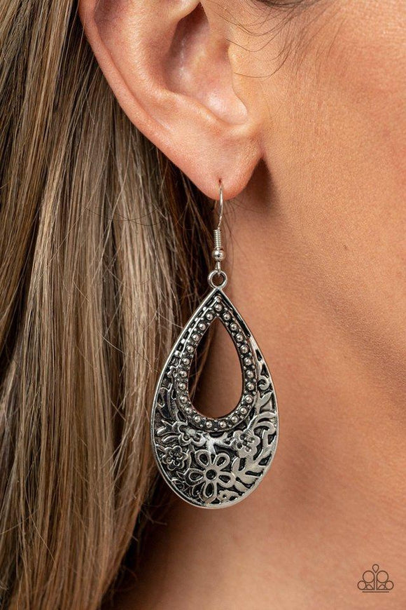 Paparazzi Earring ~ Organically Opulent - Silver - Glitzygals5dollarbling Paparazzi Boutique 