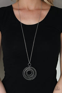 Running Circles In My Mind - silver - Paparazzi necklace - Glitzygals5dollarbling Paparazzi Boutique 