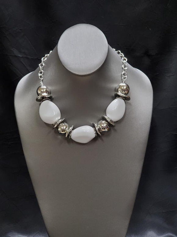 Exclusive Vivid Vibes White Chunky Necklace by Paparazzi - Glitzygals5dollarbling Paparazzi Boutique 