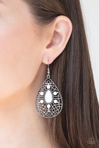 Paparazzi Modern Garden White Earrings - Glitzygals5dollarbling Paparazzi Boutique 