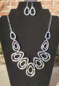 Paparazzi Terra Couture Silver Necklace Exclusive - Glitzygals5dollarbling Paparazzi Boutique 