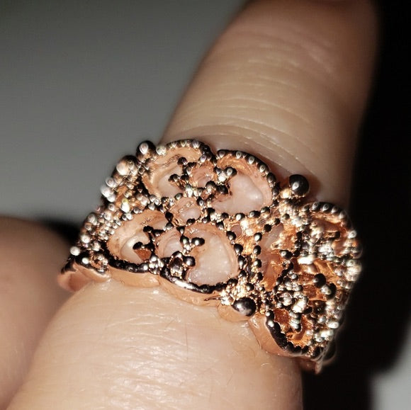Paparazzi Tell Me How You Really FRILL Rose Gold Ring - Glitzygals5dollarbling Paparazzi Boutique 