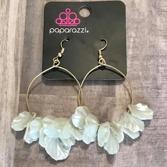 Paparazzi Earrings - Sailboats and Seashells - Gold Exclusive - Glitzygals5dollarbling Paparazzi Boutique 
