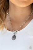 Paparazzi Sheen Queen Silver Toggle Necklace - Glitzygals5dollarbling Paparazzi Boutique 