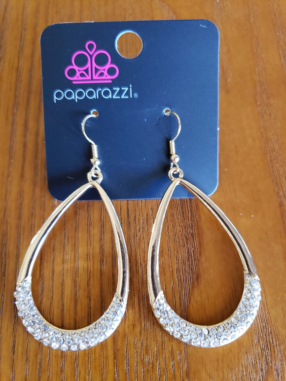 Paparazzi Take a Dip Gold Earrings Exclusive - Glitzygals5dollarbling Paparazzi Boutique 