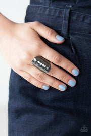 Paparazzi Ring ~ Retro Ripple - Black - Glitzygals5dollarbling Paparazzi Boutique 