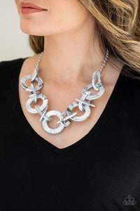 Paparazzi “Chromatic Charm” Silver Necklace - Glitzygals5dollarbling Paparazzi Boutique 