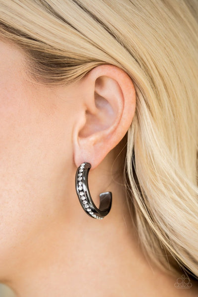 5th Avenue Fashionista - black - Paparazzi earrings - Glitzygals5dollarbling Paparazzi Boutique 