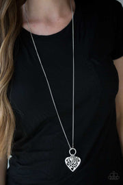 Paparazzi “Bountiful Hearts” White Necklace - Glitzygals5dollarbling Paparazzi Boutique 