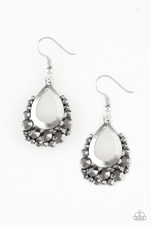 Paparazzi “Table for Two” Silver Earrings - Glitzygals5dollarbling Paparazzi Boutique 