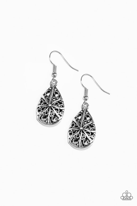 Paparazzi Western Wisteria Silver Earring - Glitzygals5dollarbling Paparazzi Boutique 