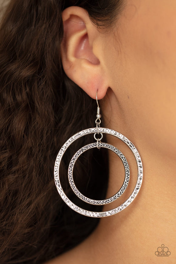 Paparazzi Fiercely Focused Silver Earring - Glitzygals5dollarbling Paparazzi Boutique 