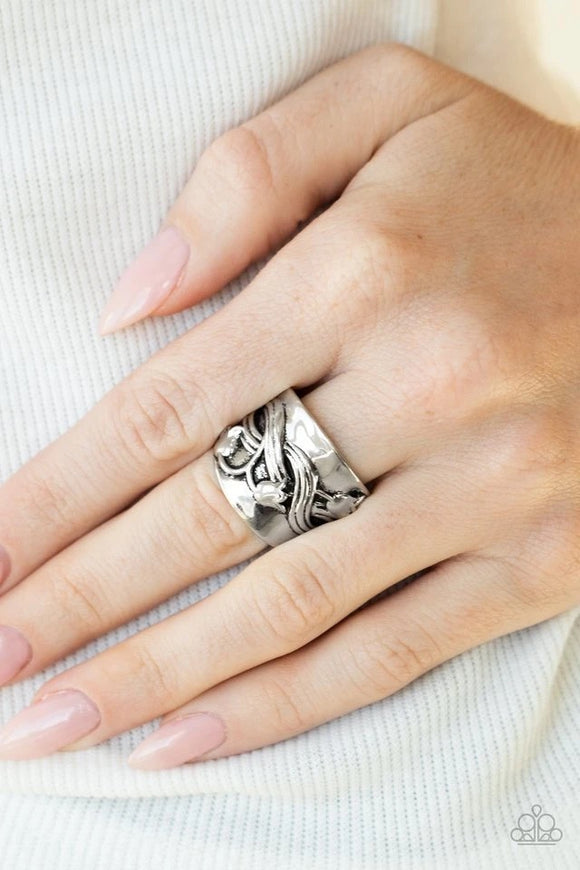 Paparazzi Ring ~ Follow The Tulips - Silver - Glitzygals5dollarbling Paparazzi Boutique 