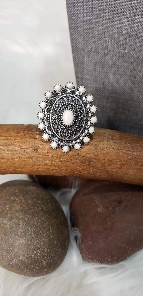 Paparazzi Mesa Mandala White Ring Exclusive - Glitzygals5dollarbling Paparazzi Boutique 