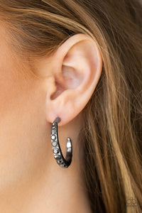Paparazzi Welcome To Glam Town - Black Earrings - Glitzygals5dollarbling Paparazzi Boutique 