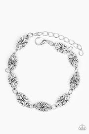 Paparazzi “Easy Daisy” Floral Silver Bracelet - Glitzygals5dollarbling Paparazzi Boutique 