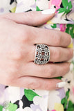 Paparazzi Crazy About Daisies - Silver - Ring - Trend Blend / Fashion Fix Exclusive - August 2020 - Glitzygals5dollarbling Paparazzi Boutique 