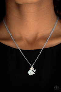 Paparazzi Girl Glimmer Blue Necklace - Glitzygals5dollarbling Paparazzi Boutique 