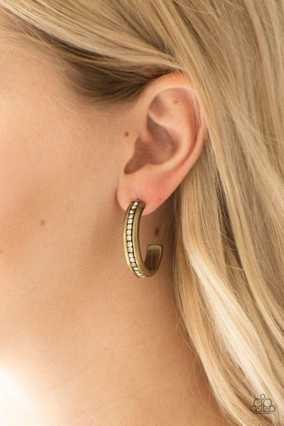 Paparazzi Earring ~ 5th Avenue Fashionista - Brass - Glitzygals5dollarbling Paparazzi Boutique 