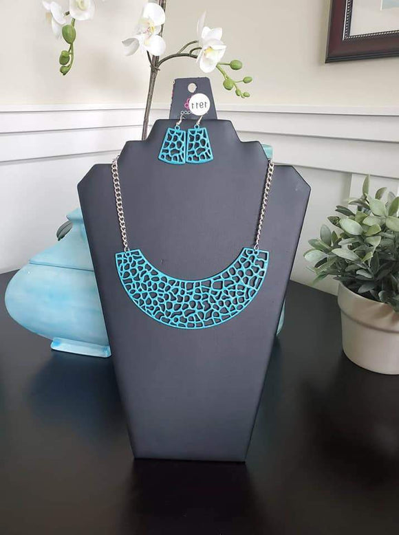 PAPARAZZI POWERFUL PROWL - BLUE Exclusive Necklace - Glitzygals5dollarbling Paparazzi Boutique 