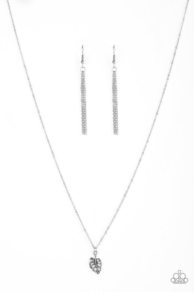 Paparazzi Palm Tree Retreat Silver Necklace - Glitzygals5dollarbling Paparazzi Boutique 