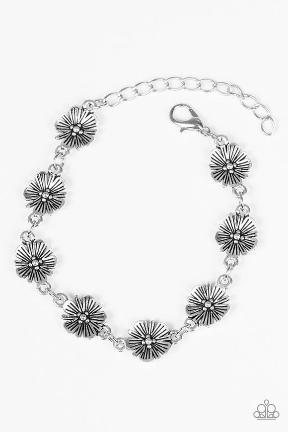 Paparazzi “Poppy Posh” Silver Bracelet - Glitzygals5dollarbling Paparazzi Boutique 