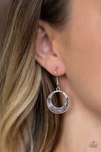 Paparazzi Socialite Luster Silver Hematite Earrings - Glitzygals5dollarbling Paparazzi Boutique 