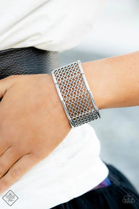 Camelot Couture Silver ~ Paparazzi Bracelet - Glitzygals5dollarbling Paparazzi Boutique 