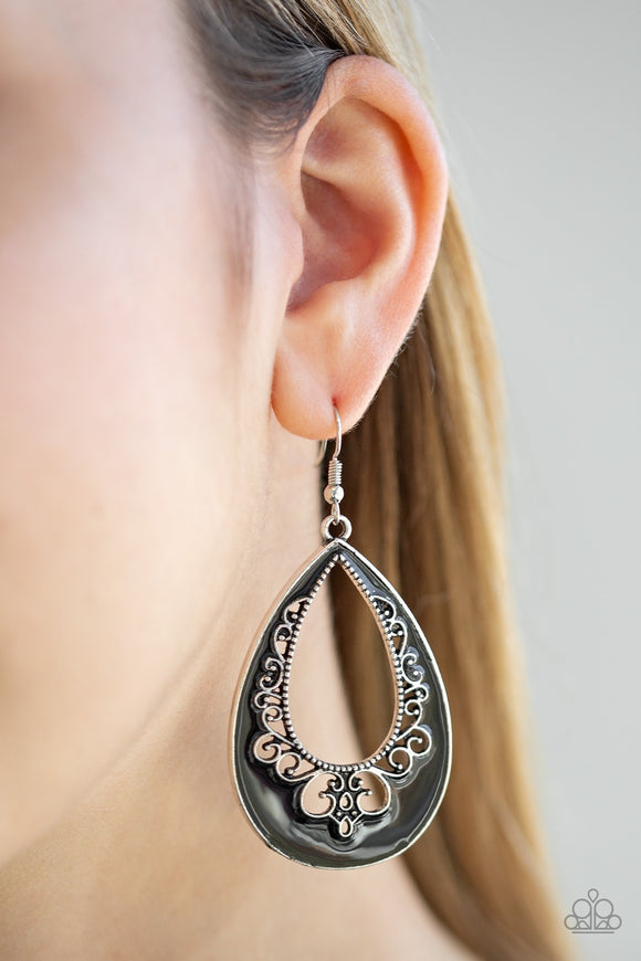 Paparazzi Compliments to the Chic Black Earrings - Glitzygals5dollarbling Paparazzi Boutique 